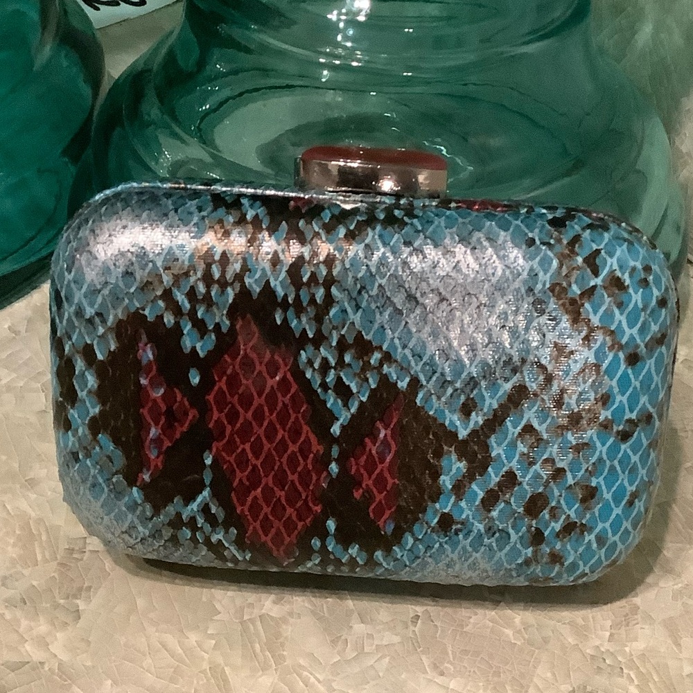 Expressions  NYC Clutch Bag, 6.5 Inches Wide by 4 Inches Tall